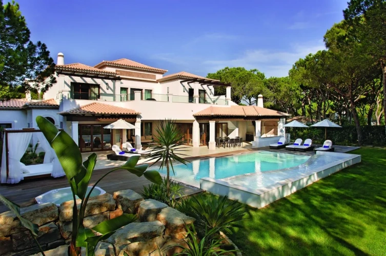 4 Bedrooms Deluxe Villa