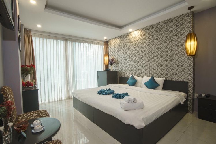 Deluxe Double room with city view
