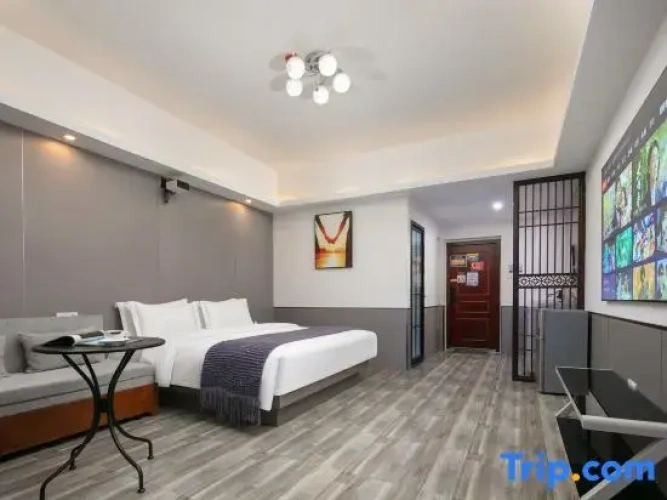 Standard Double room with city view