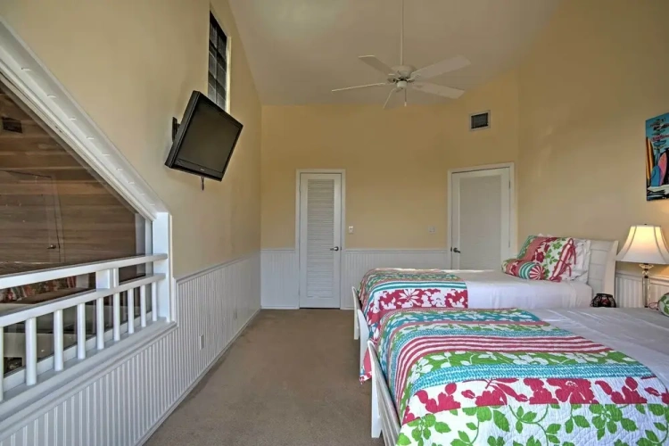 5 Bedrooms Cottage
