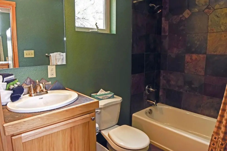 Lazy R Cottages: 16A