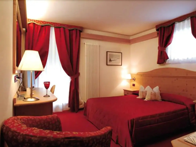 Nivis Hotel