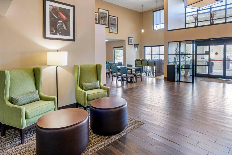 Comfort Inn & Suites Lincoln I-20