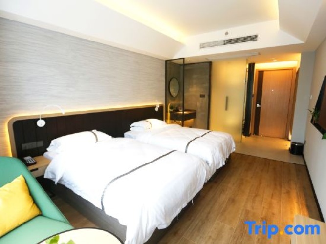 Standard Double room with view