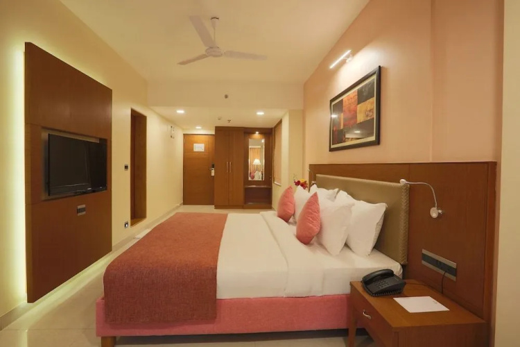 Evoke Lifestyle Candolim