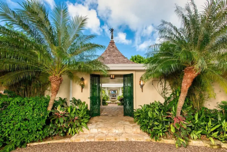 Private 4BR Open-air Villa Panoramic Views Pool