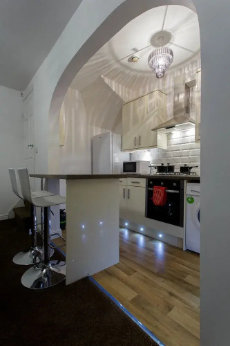 Shaftesbury Apartment