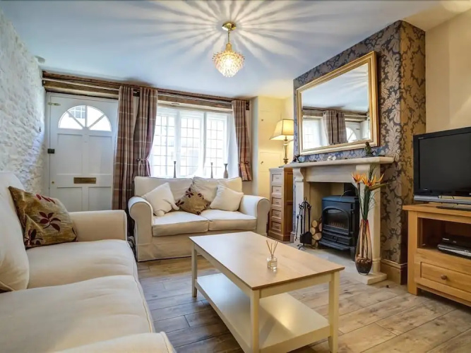 Aelia Cottage, Cirencester