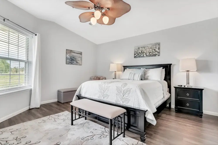 Gorgeous Greens 2 Bedroom Condo by RedAwning