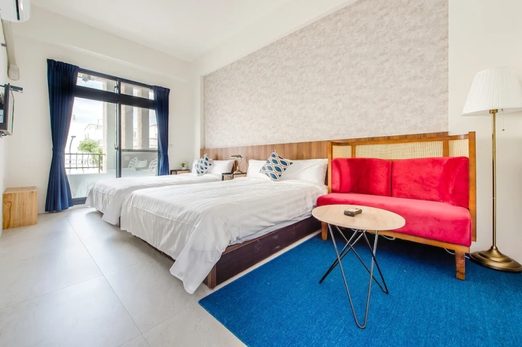 Deluxe Twin room with balcony