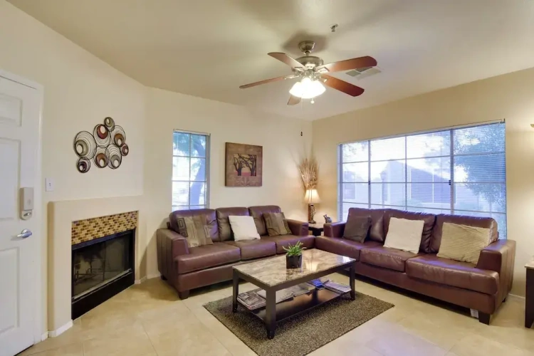 2 Bedrooms Apartment