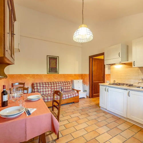 Mustard apt With Shared Pool