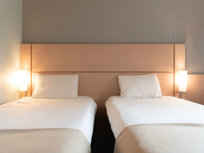Ibis Pilar