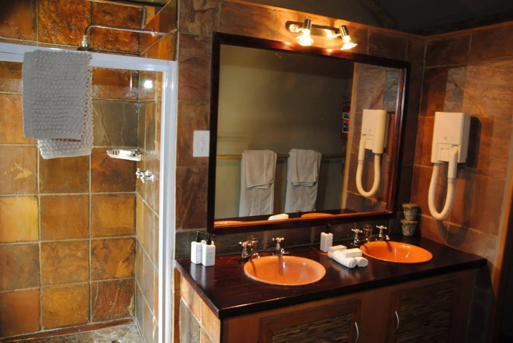Chapungu Luxury Tented Camp