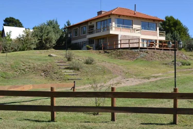 6 Bedrooms Cottage