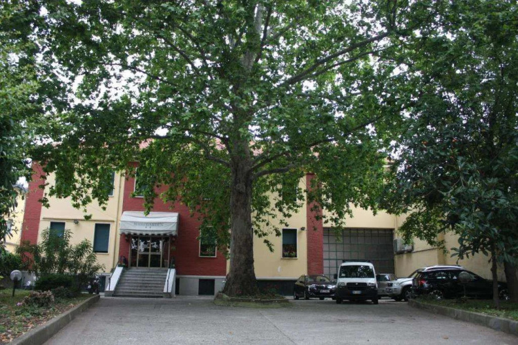 Garden Hotel