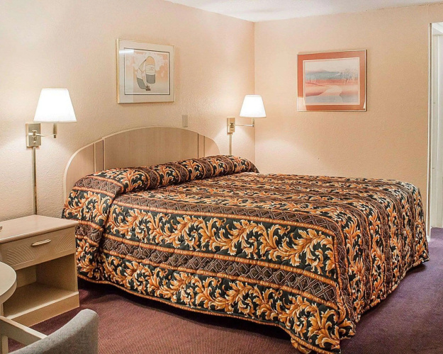 Rodeway Inn Findlay University Area