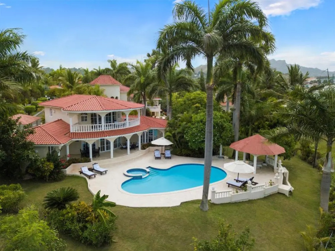 Crown Villas 4 bdrm