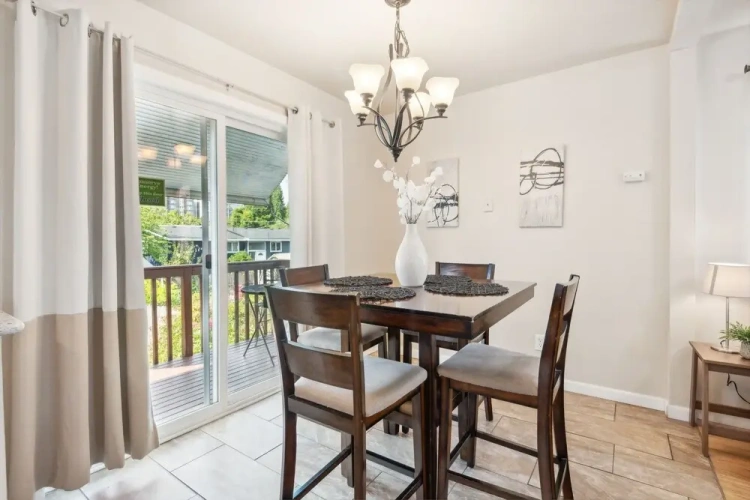 4 Bedrooms Cottage