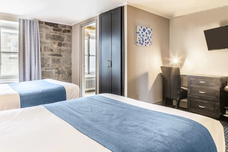 Hotel Louisbourg