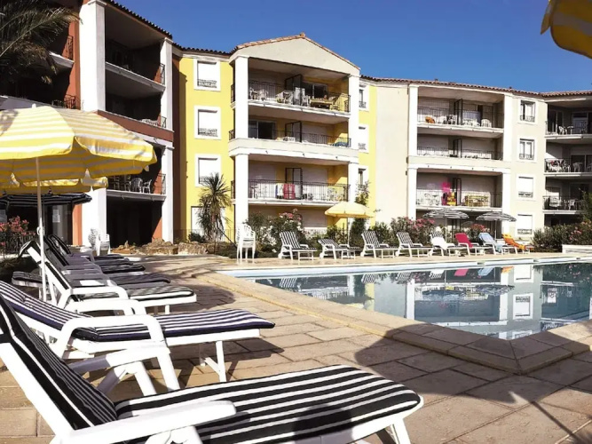 Apartment With AC at 150 m. From Beach