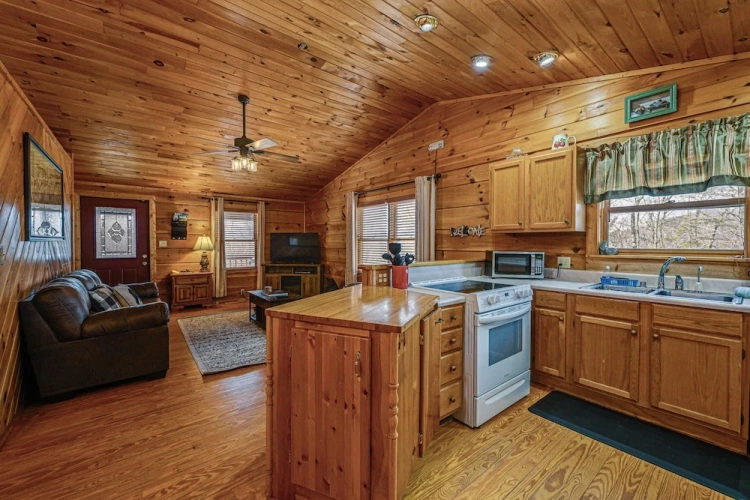 3 Bedrooms Cottage
