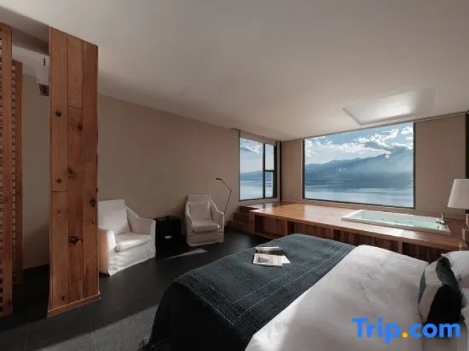 Luxury Suite