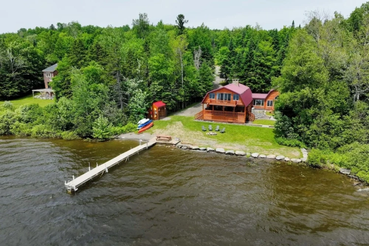 4 Bedrooms Cottage