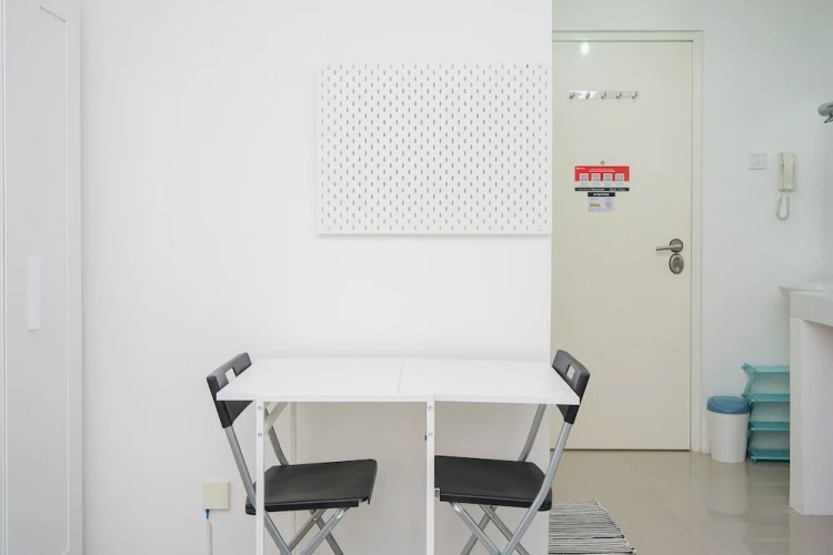 Beautiful and Comfy Studio at Silk Town Apartment