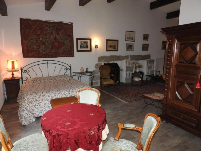 Standard Quadruple Family room with mountain view