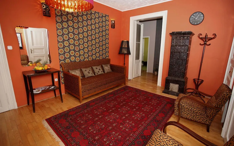 Chic Tarragon Apartments
