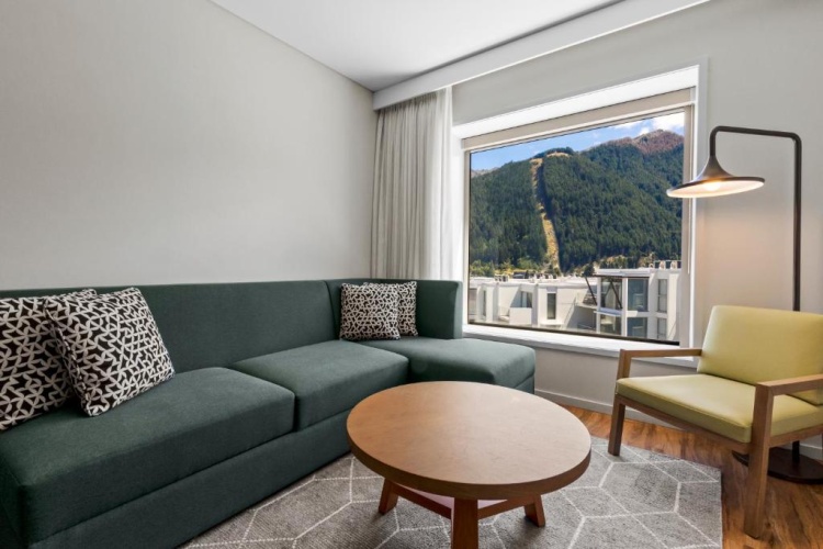 Holiday Inn Express & Suites Queenstown photo 8