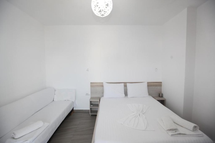 Standard Triple room with balcony