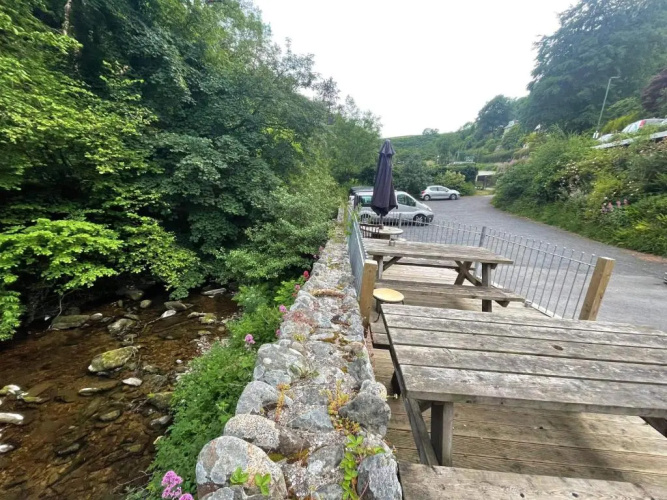 Cottage Inn, Microbrewery, Thai Restaurant