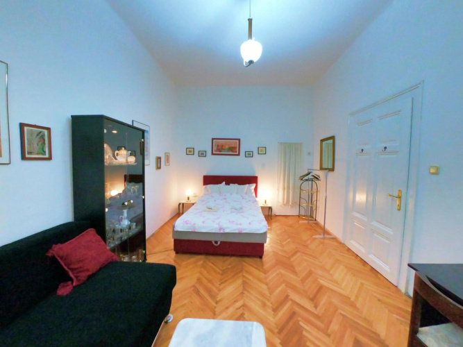 Artsy Ferhadija Studio Apartment