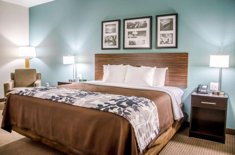 Sleep Inn & Suites Center