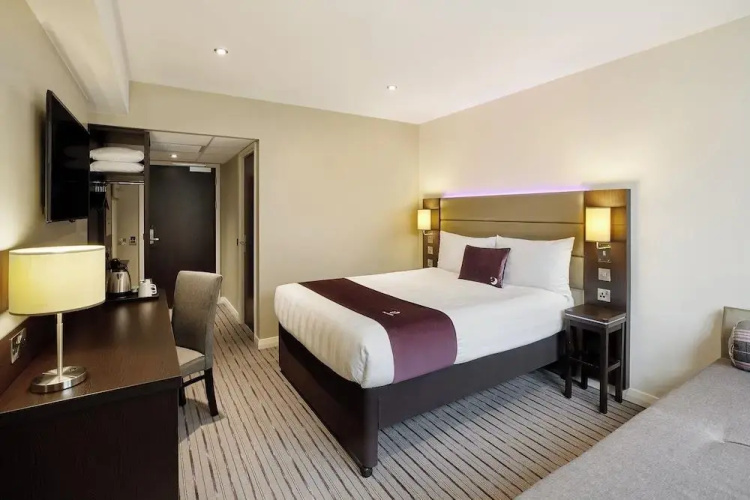 Premier Inn Abingdon - A34