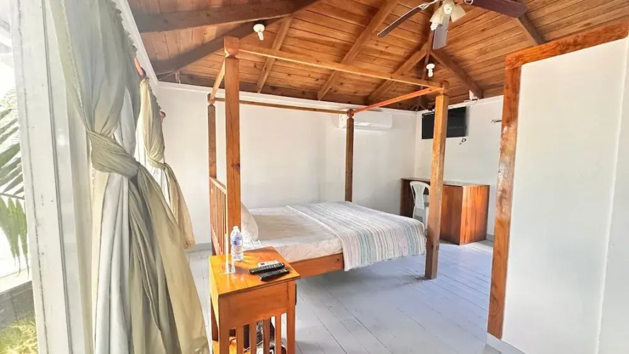 Las Palmas Cabins