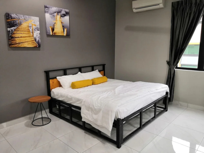 RE - Roomy Stay