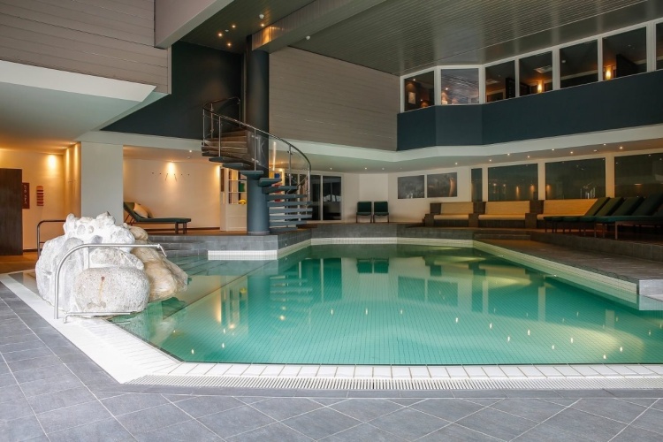 HUUS Hotel Gstaad photo 22