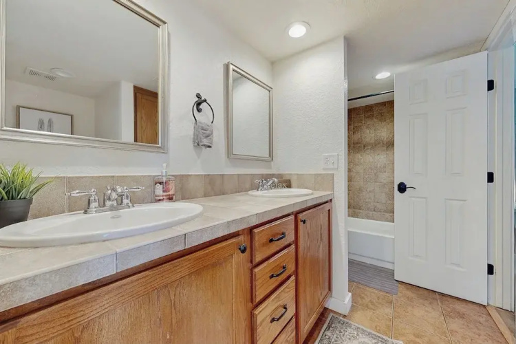 1 BR Condo in Tucson, Mountain Views