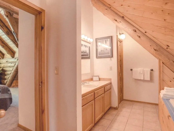 Bear Den Log Cabin