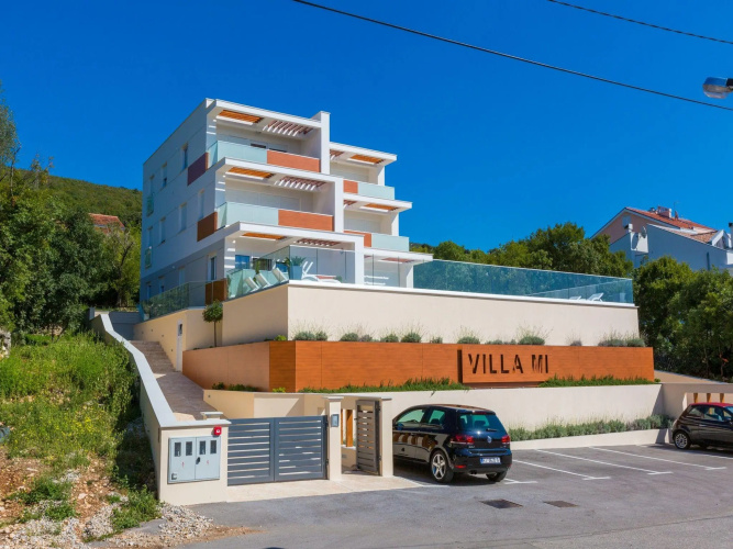 Elegant Villa in Dramalj with Swimming Pool