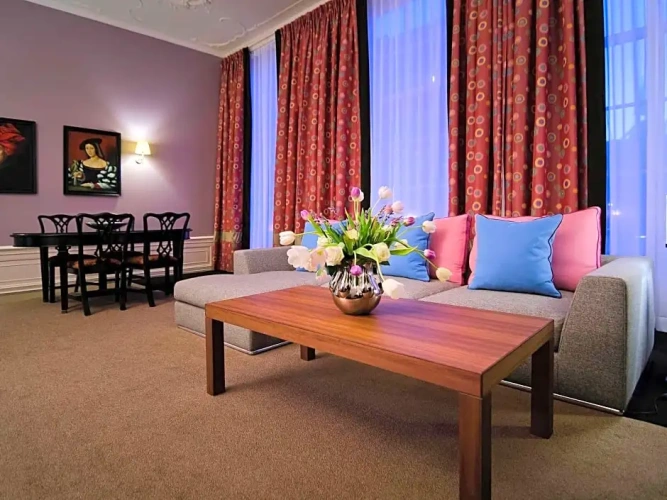 Double Suite