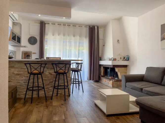 Apartement Maenat