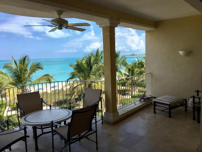 2 Bedrooms Deluxe Villa oceanfront