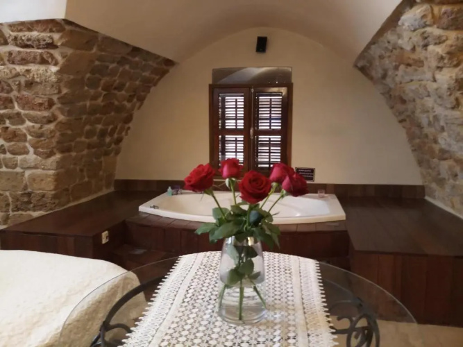 Lighthouse suite