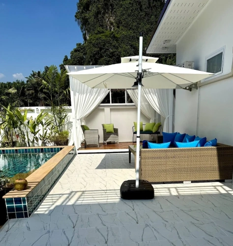 5 Bedrooms Villa
