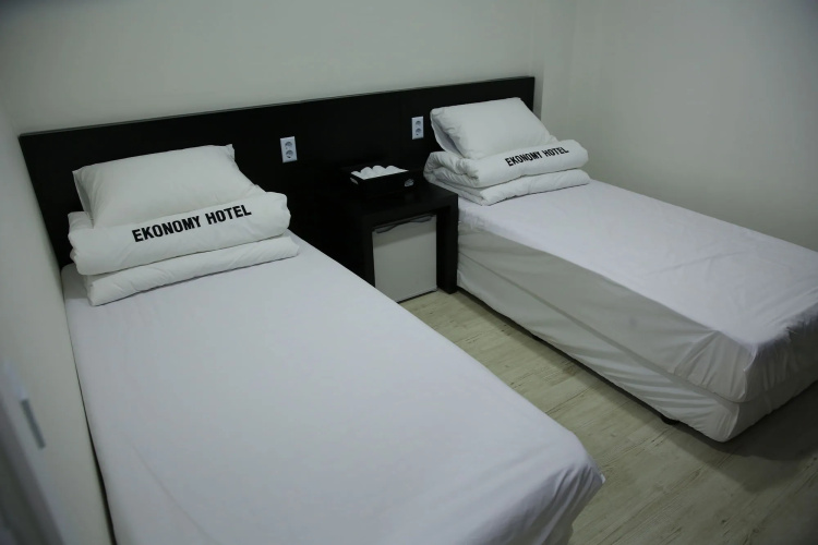Ekonomy Hotel Gumi