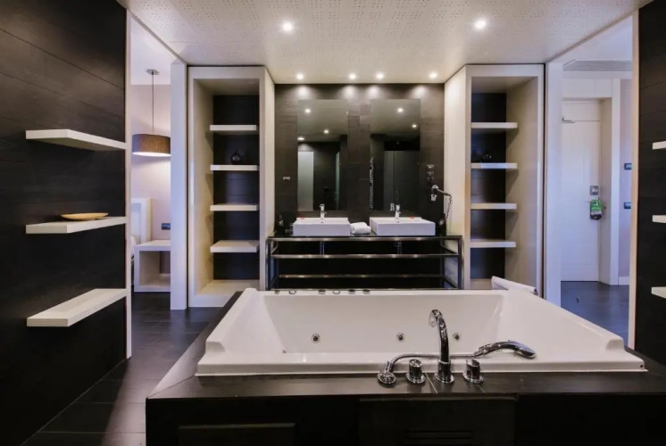 Suite with balcony